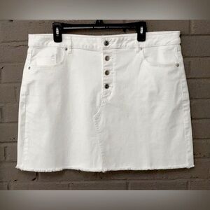 LOFT NWT White Skirt 18